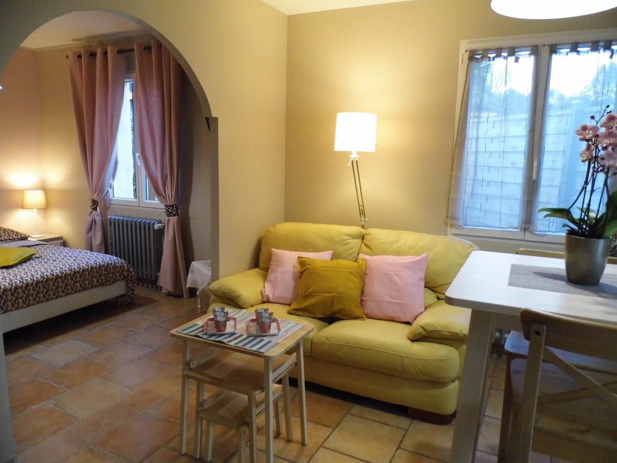 Appartements Dans Villa Privee Avec Piscine, Jardin, Parking Clos, Wifi, Climatisation Мейрей Екстер'єр фото