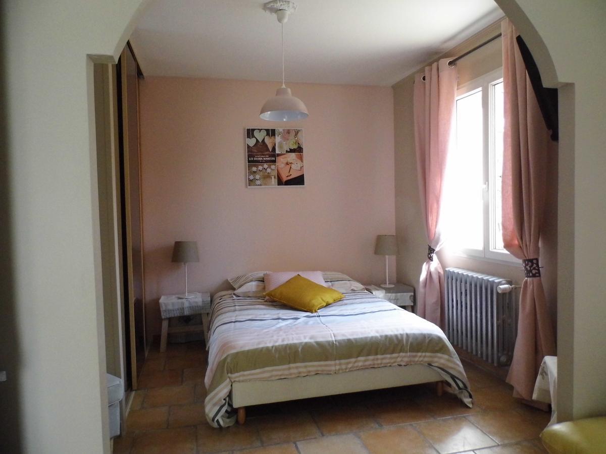 Appartements Dans Villa Privee Avec Piscine, Jardin, Parking Clos, Wifi, Climatisation Мейрей Екстер'єр фото