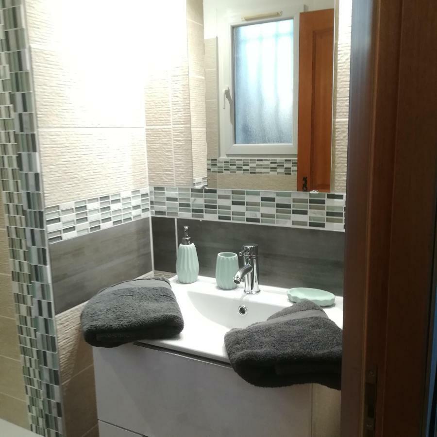 Appartements Dans Villa Privee Avec Piscine, Jardin, Parking Clos, Wifi, Climatisation Мейрей Екстер'єр фото