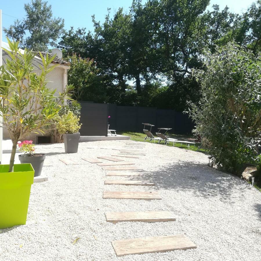 Appartements Dans Villa Privee Avec Piscine, Jardin, Parking Clos, Wifi, Climatisation Мейрей Екстер'єр фото