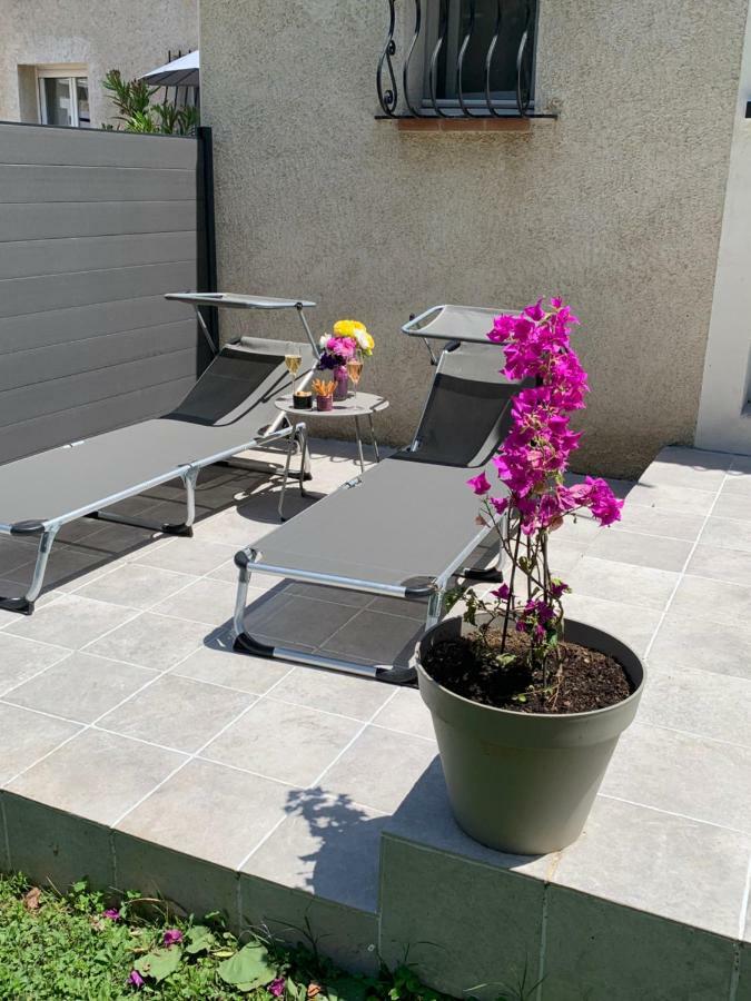 Appartements Dans Villa Privee Avec Piscine, Jardin, Parking Clos, Wifi, Climatisation Мейрей Екстер'єр фото