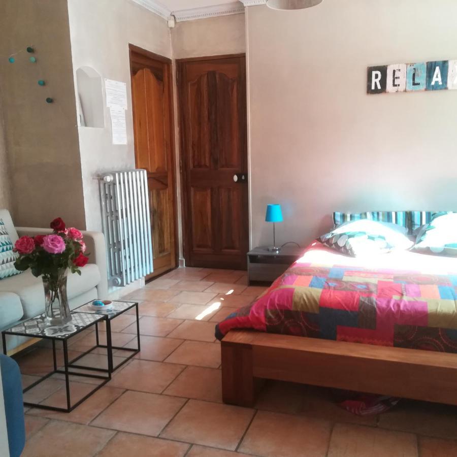 Appartements Dans Villa Privee Avec Piscine, Jardin, Parking Clos, Wifi, Climatisation Мейрей Екстер'єр фото